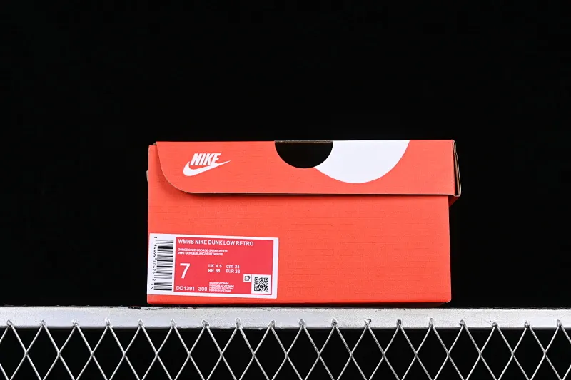 All Categories Nk SB Dunk Series Nk SB Dunk Low Low-top sneakers Customized large box Nk Dunk Low "Miami Hurricanes" Space Exploration Star Trek Customized version of deconstructed straps Retro distressed low-top sneakers DD1391-300